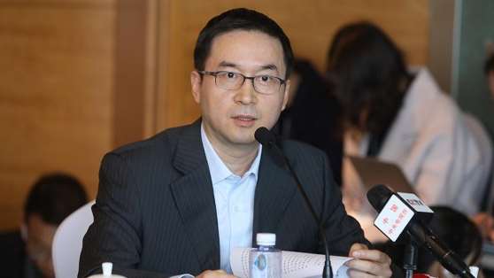 兩會 | 金鵬輝：鼓勵有條件、有能力的支付機構“走出去”